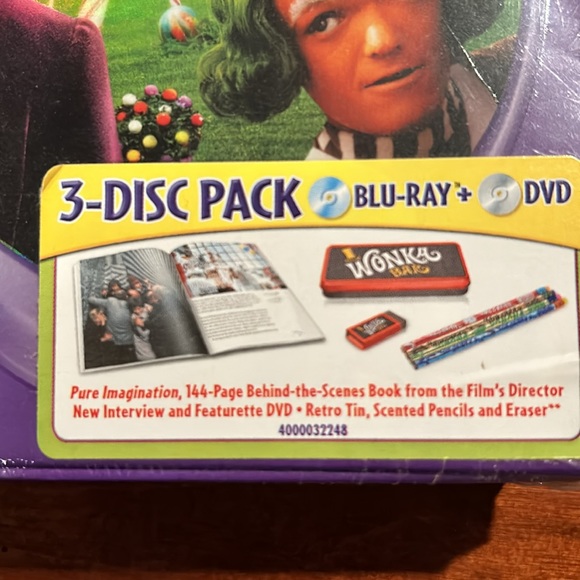 Willy Wonka & the Chocolate Factory Three-Disc 40th Anniversary Collectors Combo - Picture 12 of 15